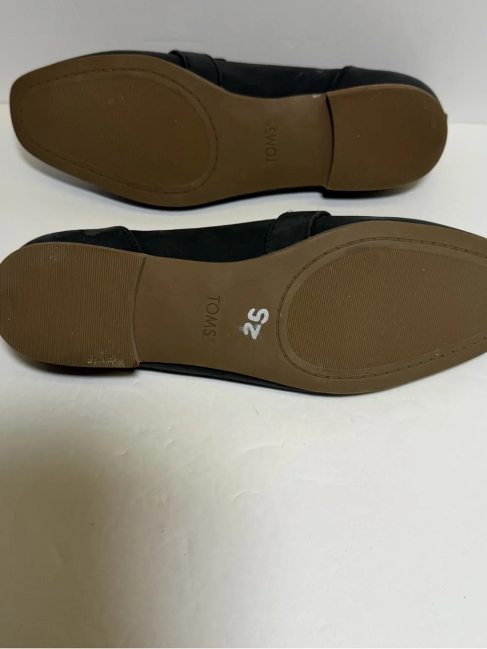 TOMS‎ Black Slip-On Leather Loafers